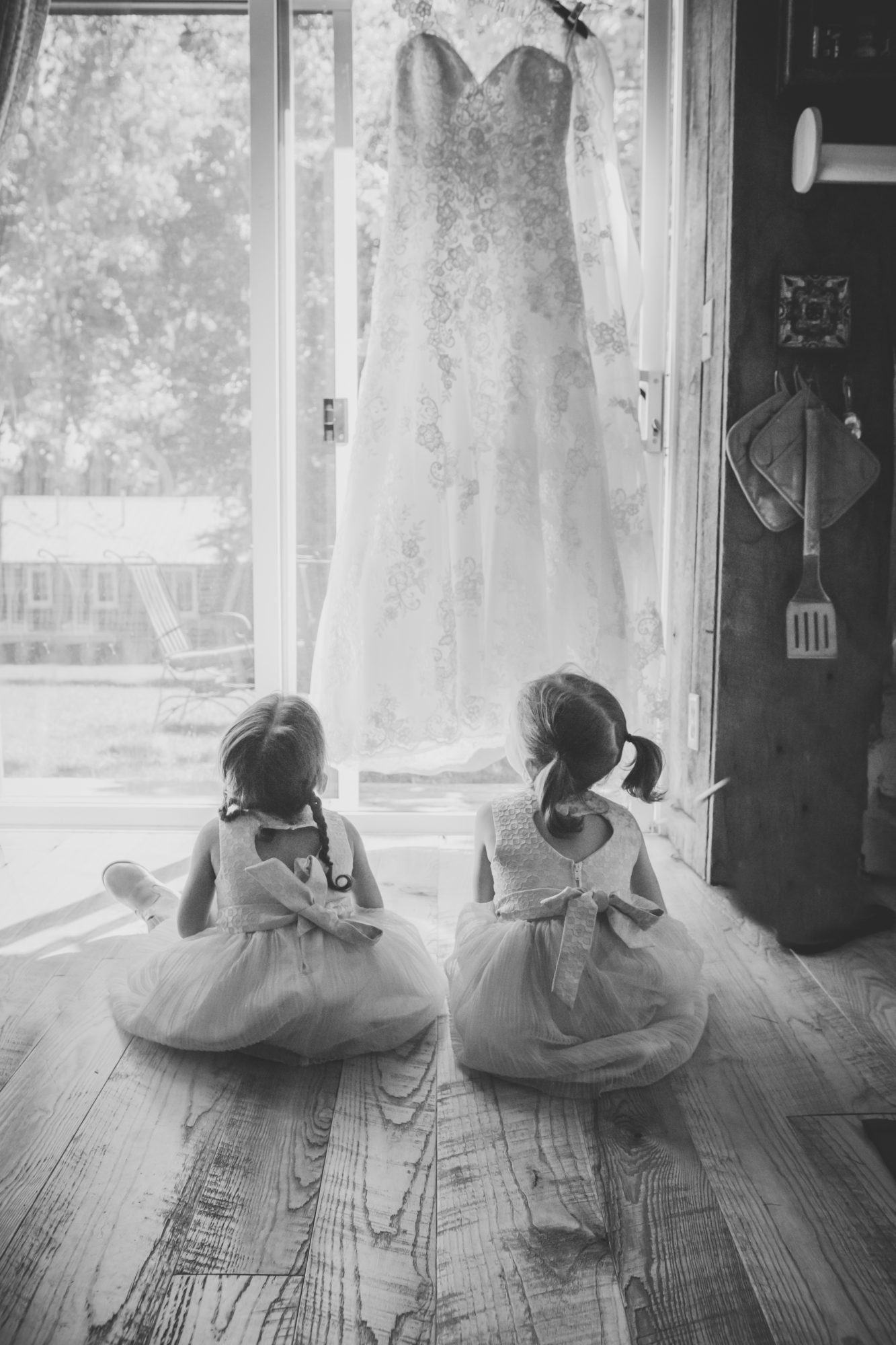 Flower girls at Starry Night Barn and Studios